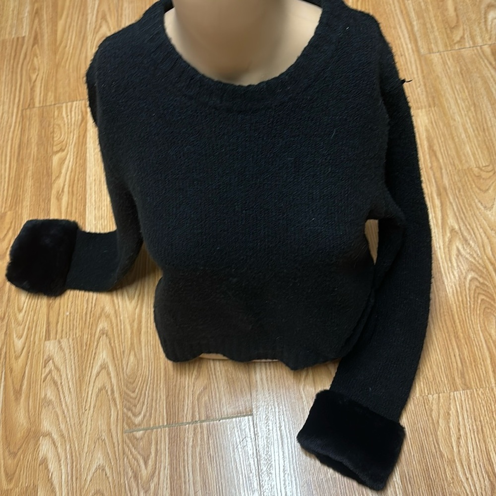 Style Me Size M Jet Black Long 4 inch FUR Cuffed Sleeve Sweater